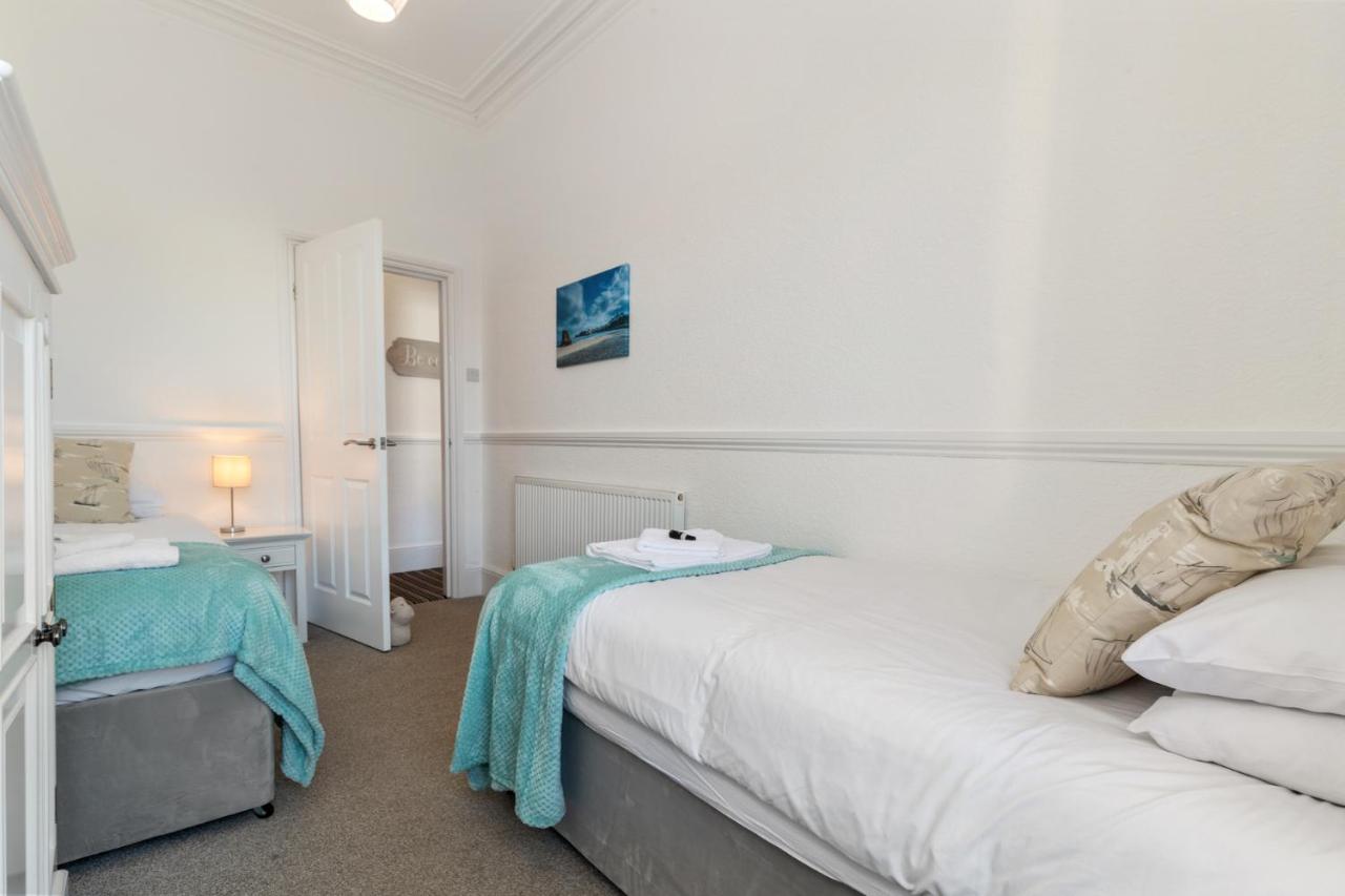 Top Sail - Beautiful Apartment, Minutes Walk To Beach And Town Centre Tenby Exterior foto