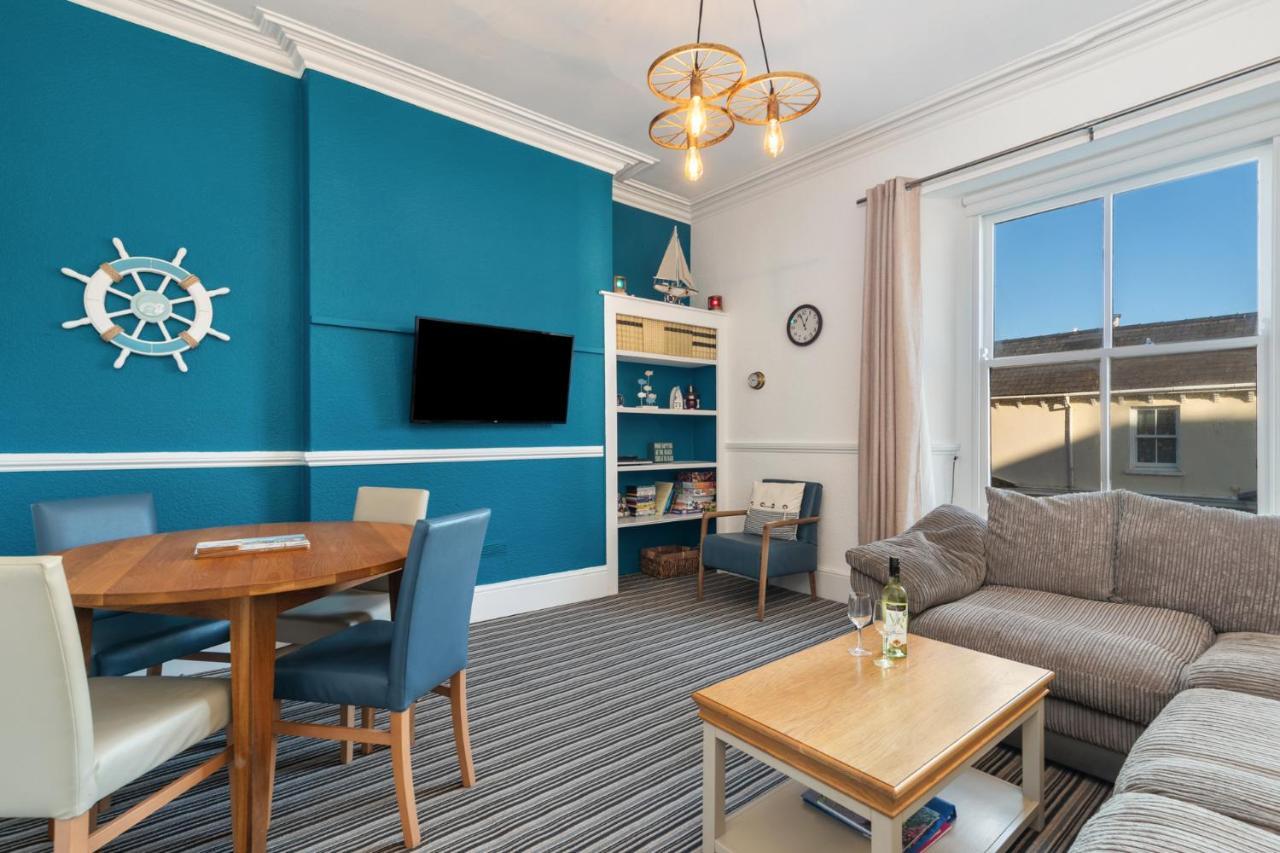Top Sail - Beautiful Apartment, Minutes Walk To Beach And Town Centre Tenby Exterior foto
